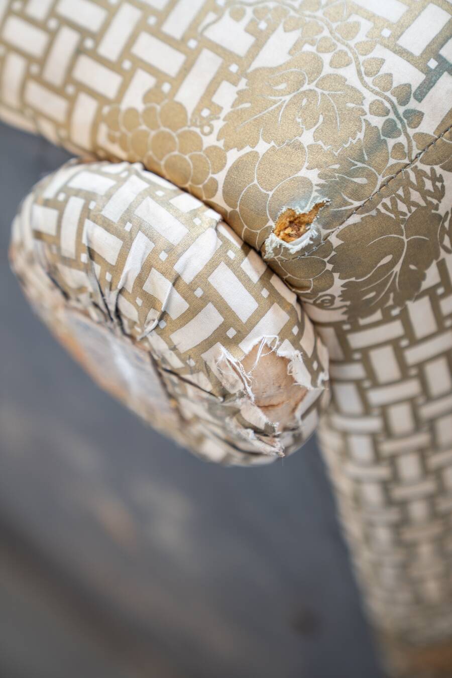 3-seater sofa and silk armchair, Tommaso Barbi, 1970