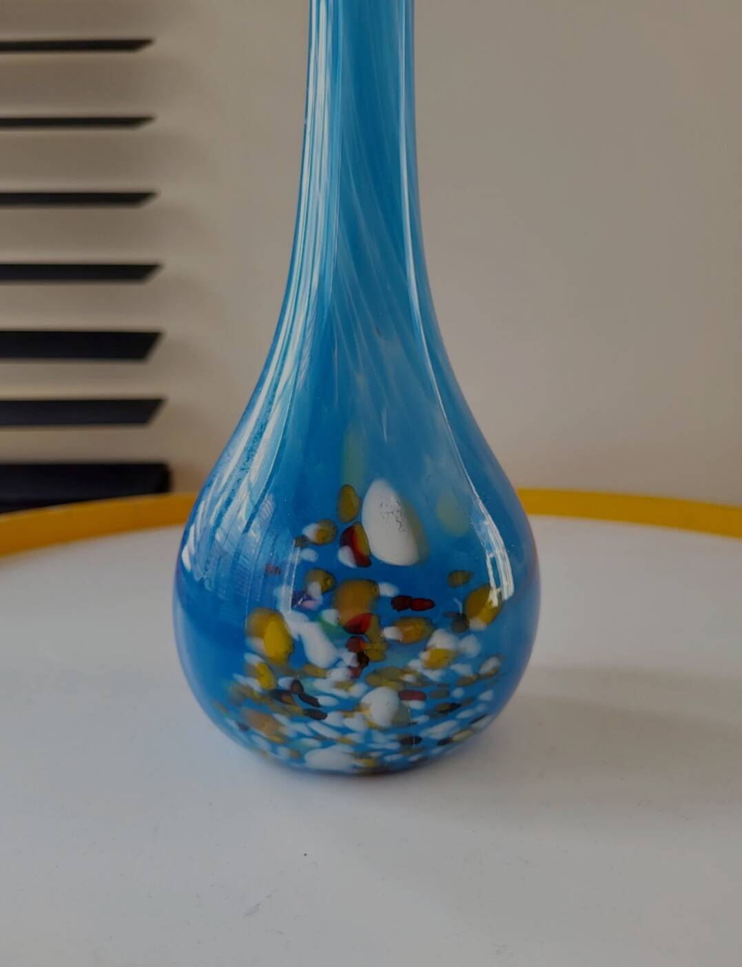 Meerkleurige soliflore vaas, vermoedelijk Frankrijk