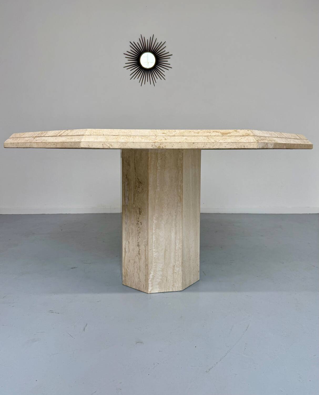 Table de repas en travertin épais design italien des années 70 vintage