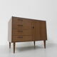Commode vintage sur pieds effilés