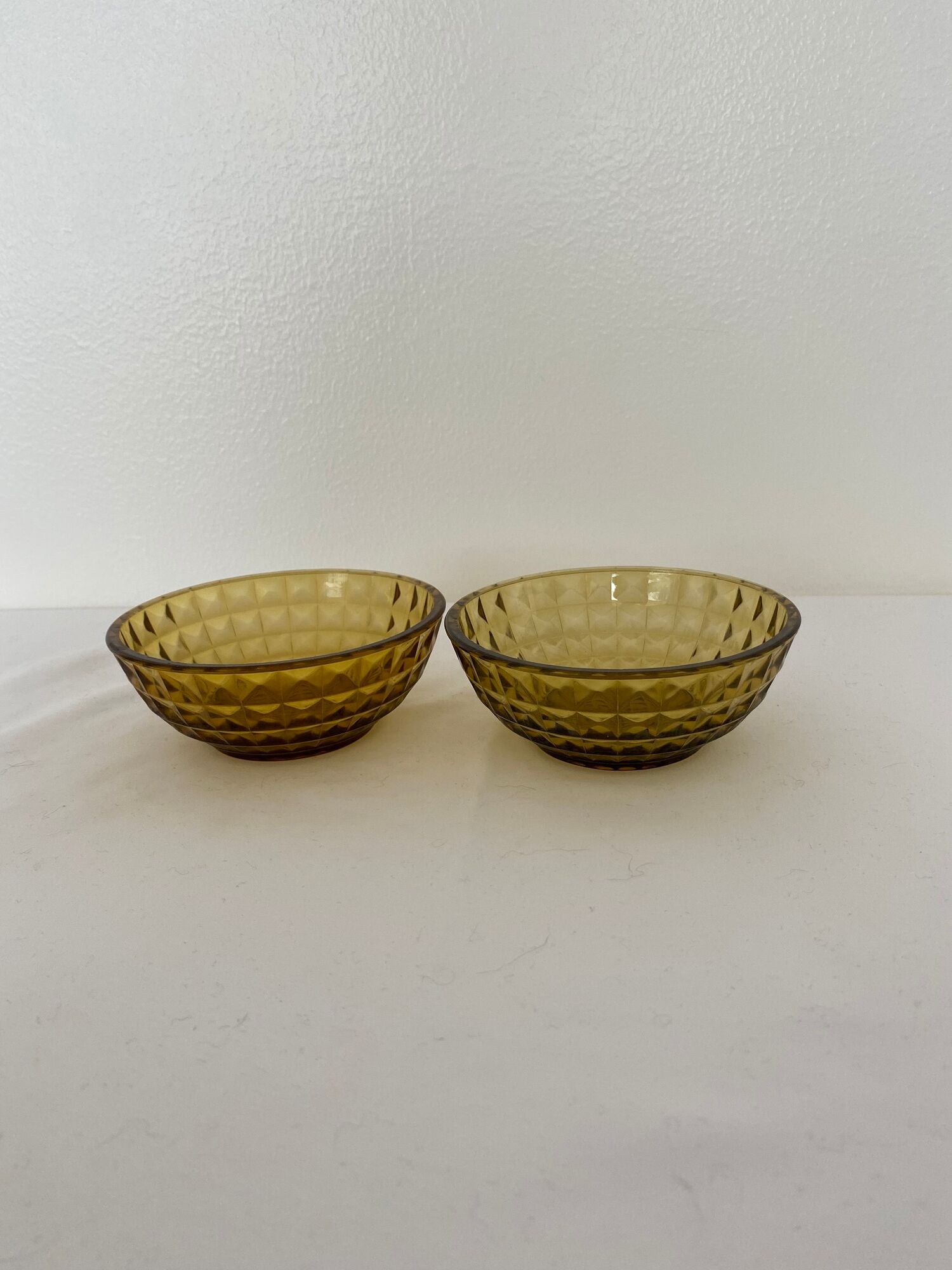 Lot of 2 bowls of amber smoked glass