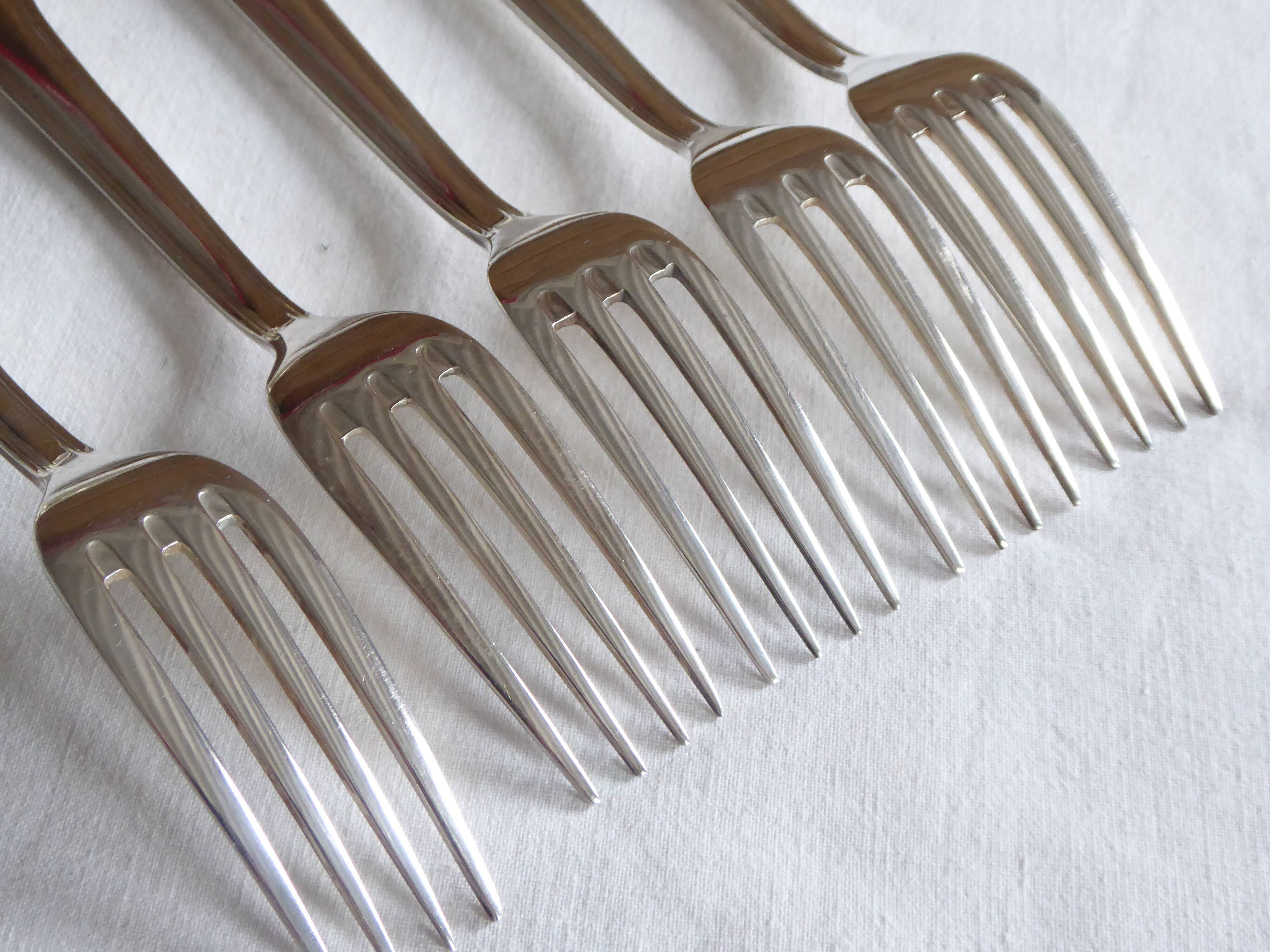 12 dessert forks, silver metal