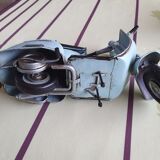 Miniature Vespa bleue