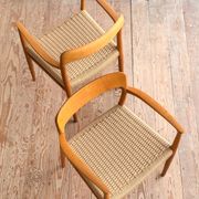 Paire de chaises de salle à manger modèle 56 par Niels O. Møller en chêne