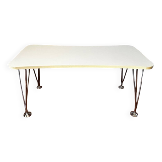 Kartell table