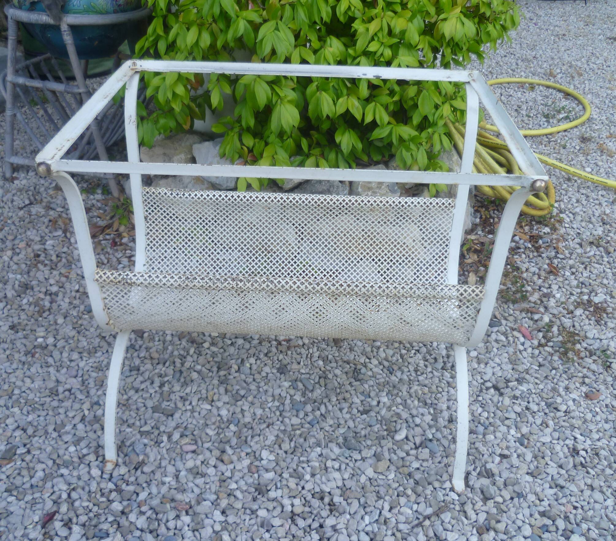 Mategot style painted metal 60s side table/sofa/magazines