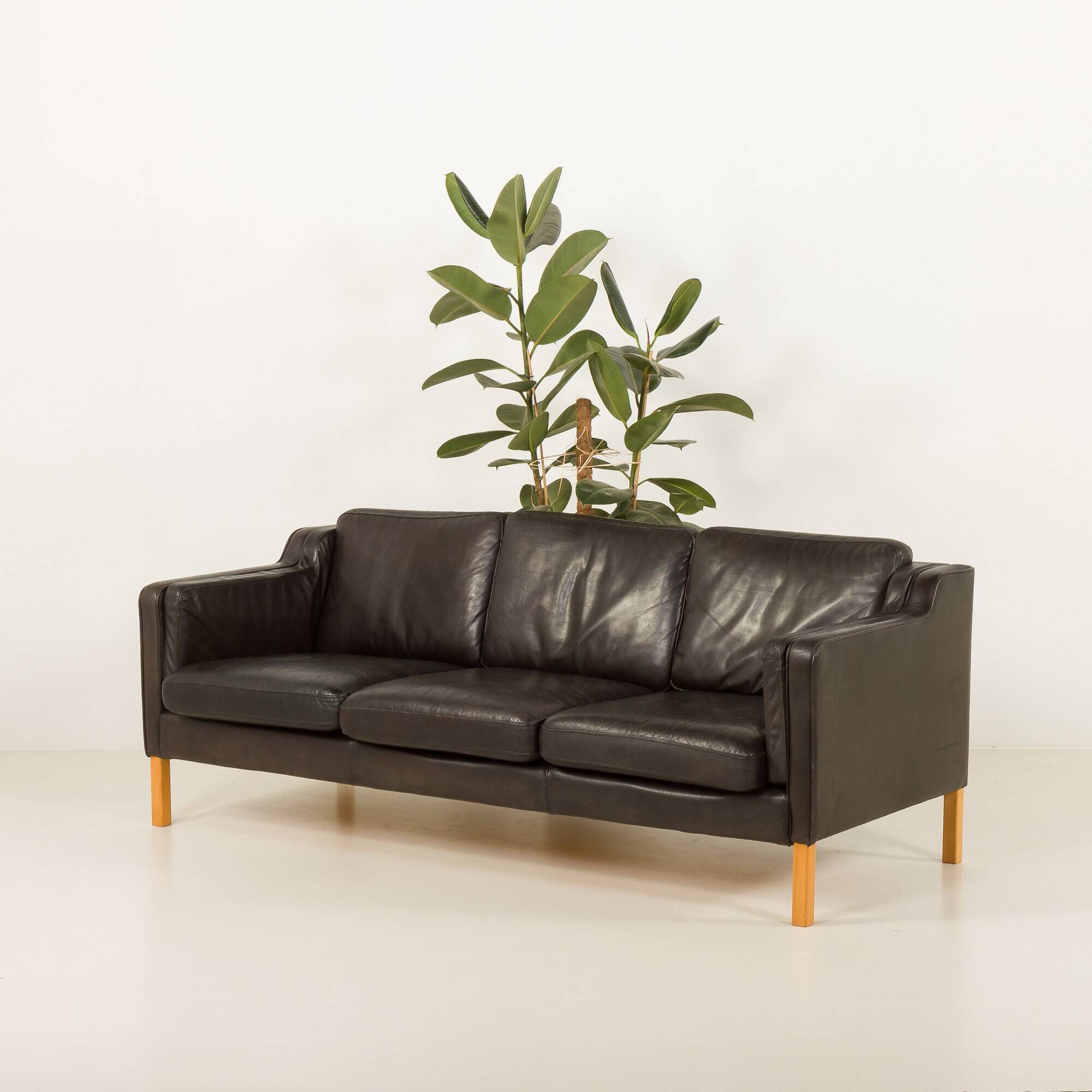 Vintage black leather sofa by Mogens Hansen, Deanmark 1970s