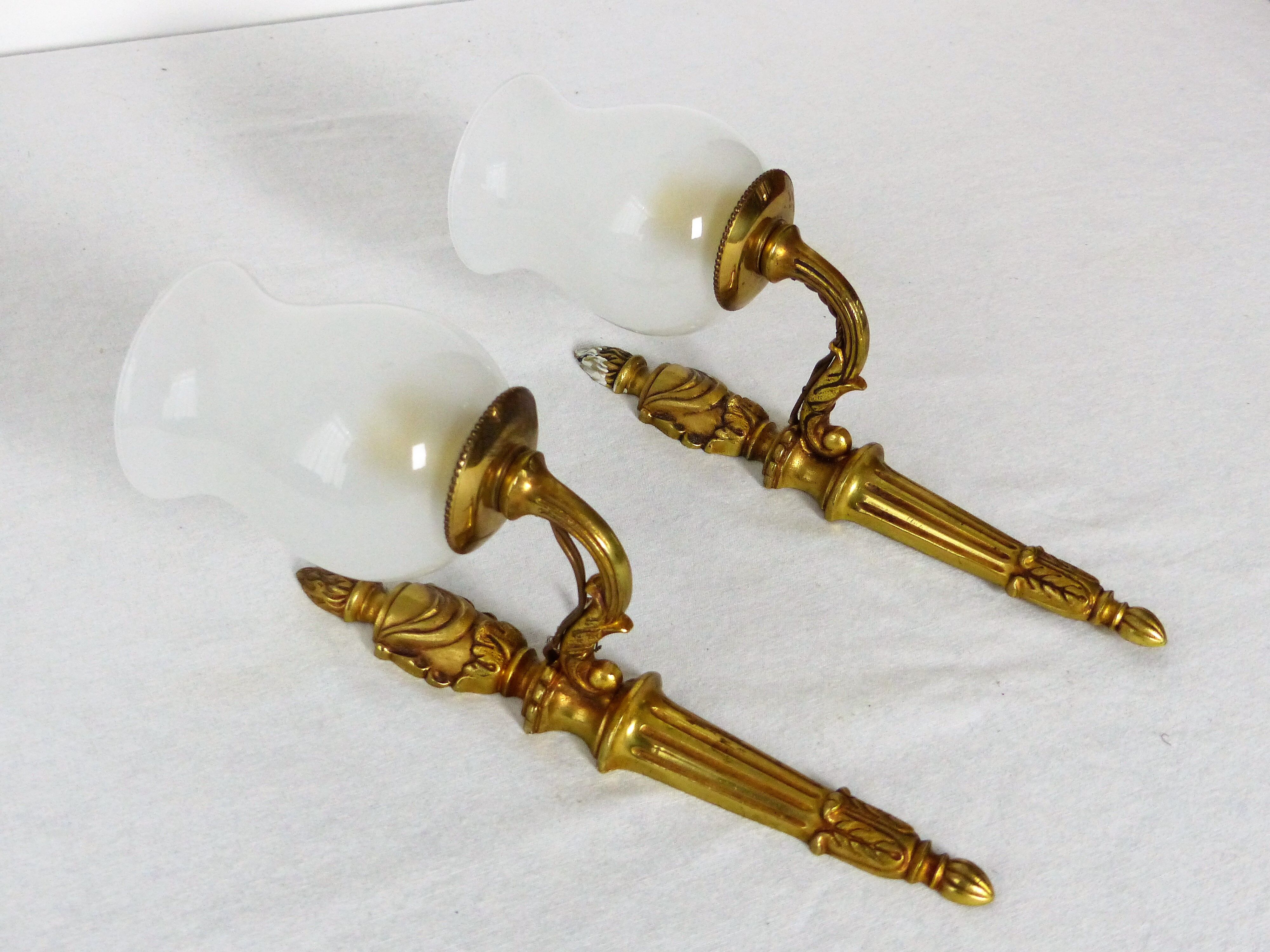 2 classic wall light