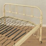 1920s bed