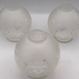 Set of 3 globes with matte glass lampshades and engraved decoration