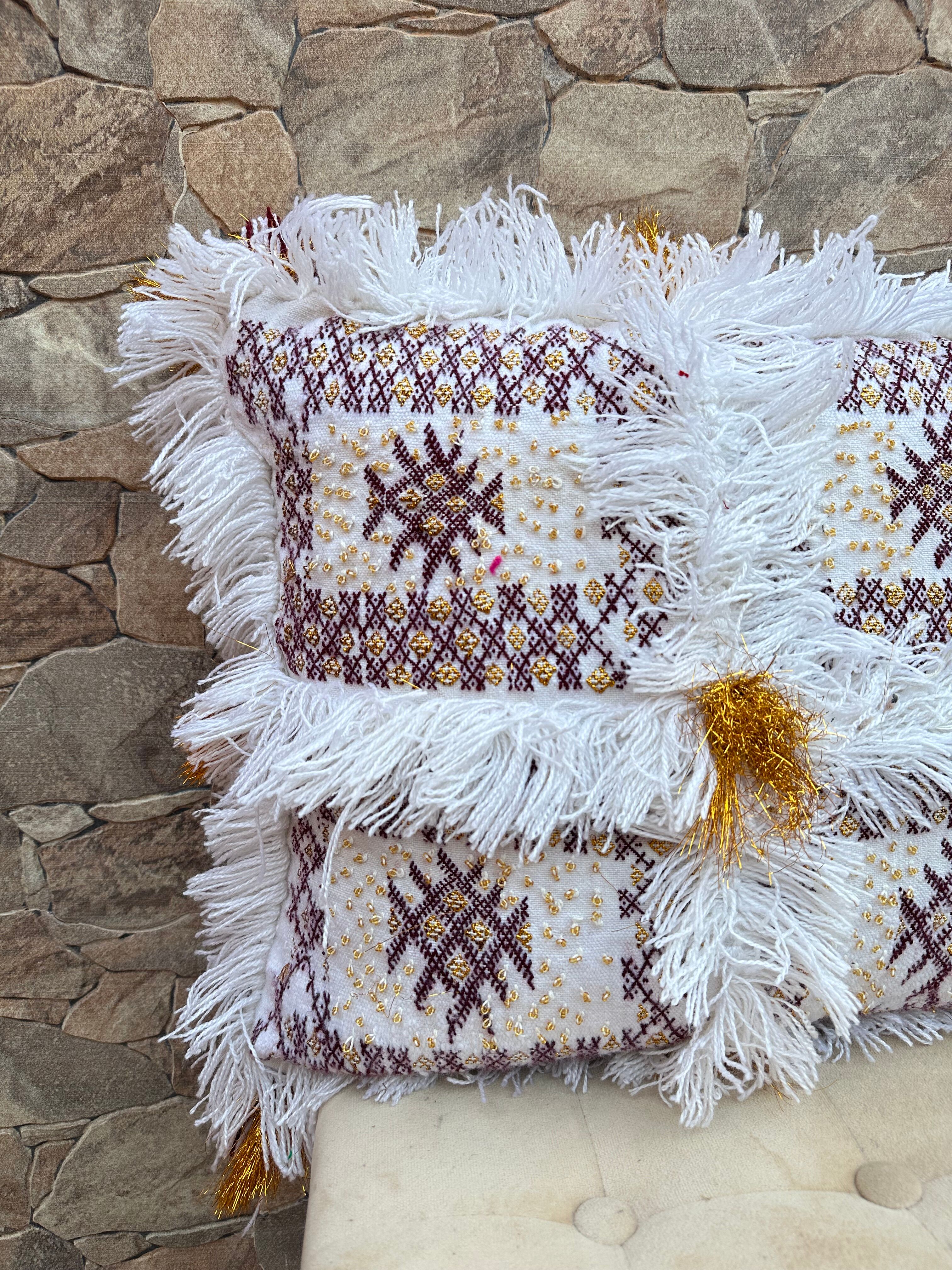 Berber kilim cushion cover: Moroccan wool cushion