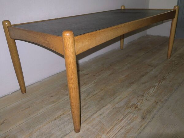 Table basse en ardoise et chêne massif du milieu du siècle par Eric Merthen, Suède, années 1960