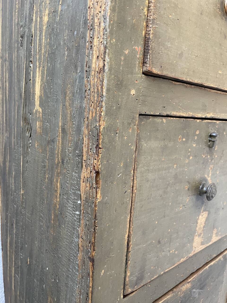 Green patina workshop furniture