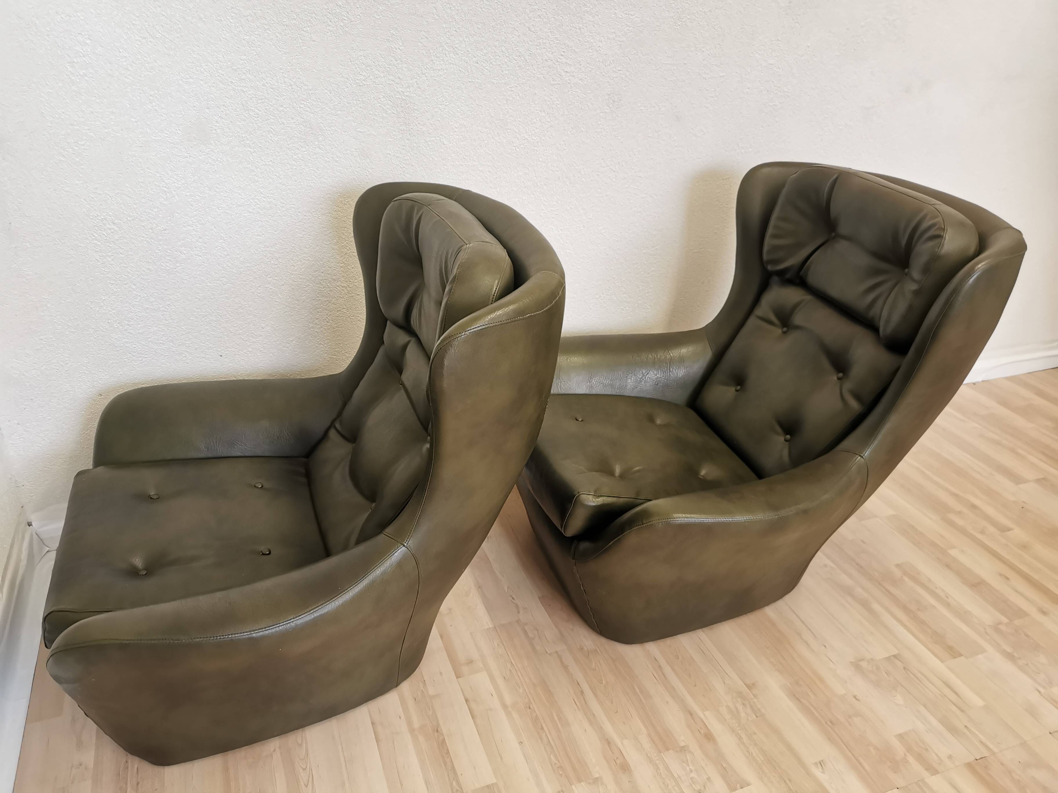 Vintage Dark Green Leather Lounge Armchair: 1970s Scandinavian Style