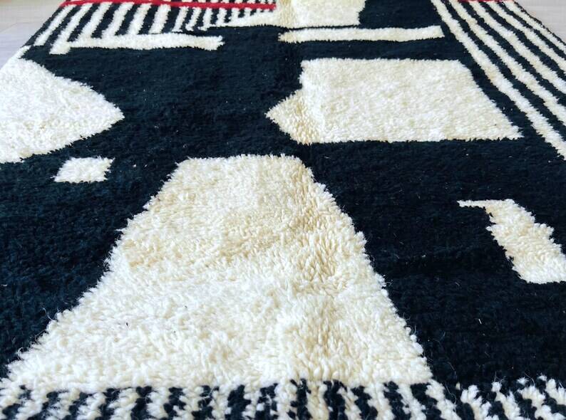 Magnificent Moroccan handmade rug 200cm x 300cm.