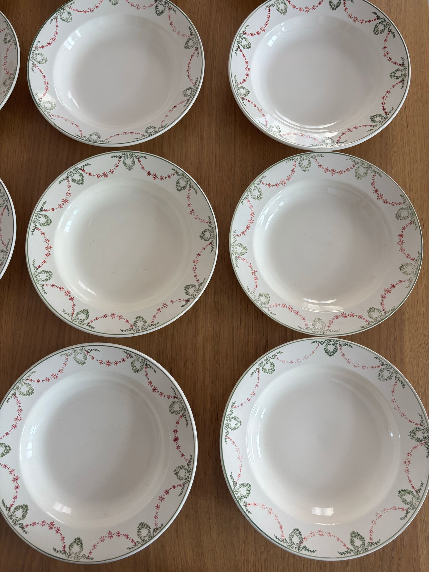 Longwy service – Louis XVI style – 19 deep plates + 1 serving dish