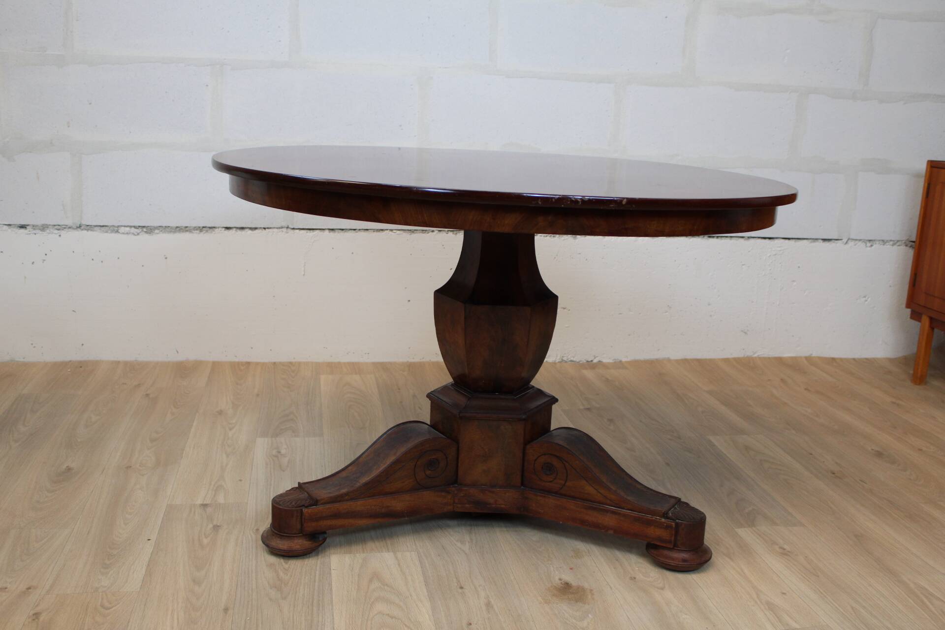 Round Empire style table in Mahogany France