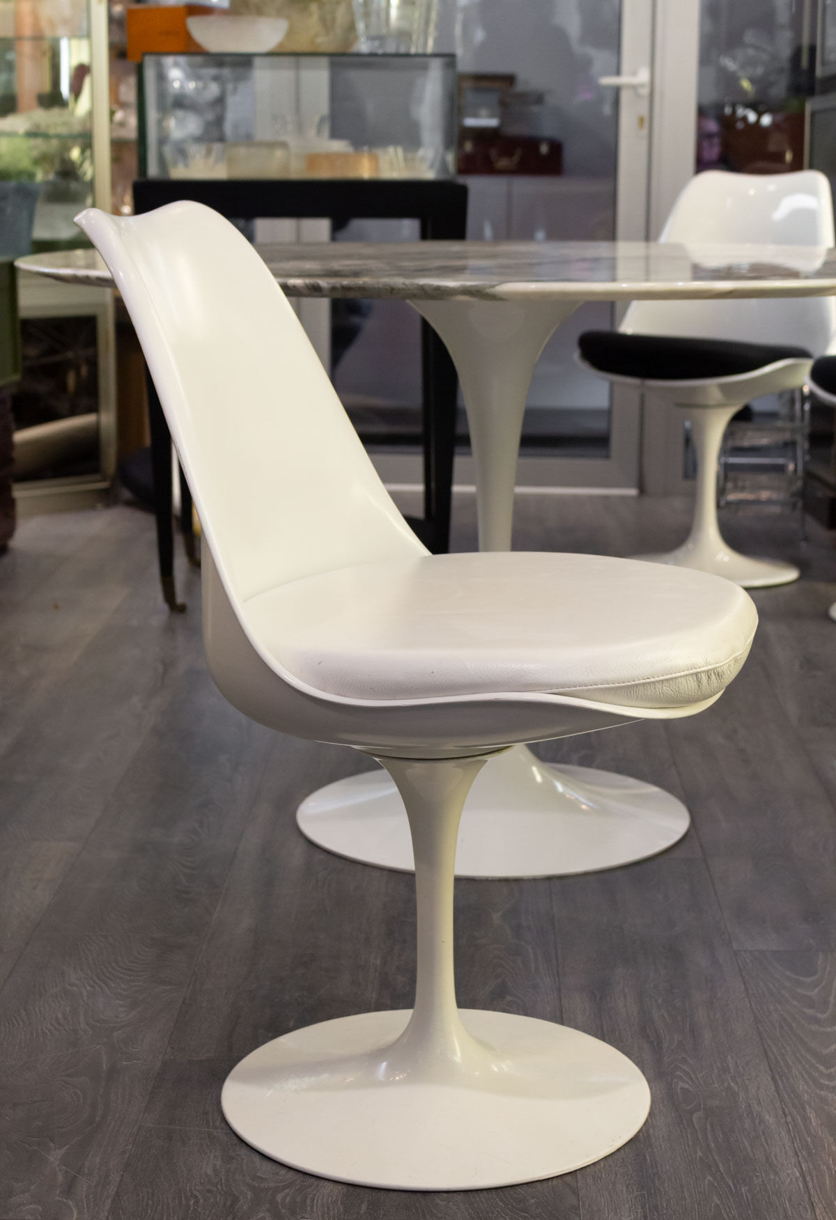Swivel chair "Tulip" by Eero Saarinen for Knoll International, 2022
