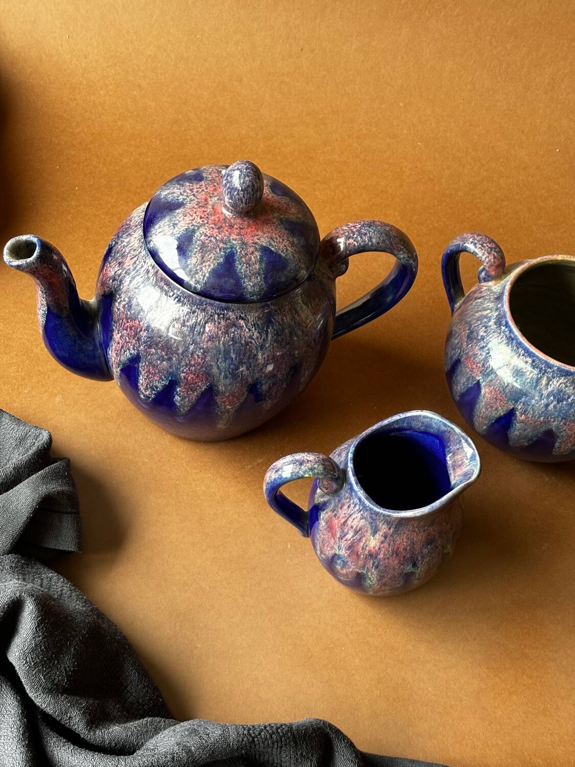 Teapot, milk jug and sugar bowl Lacheny Saint-Amand