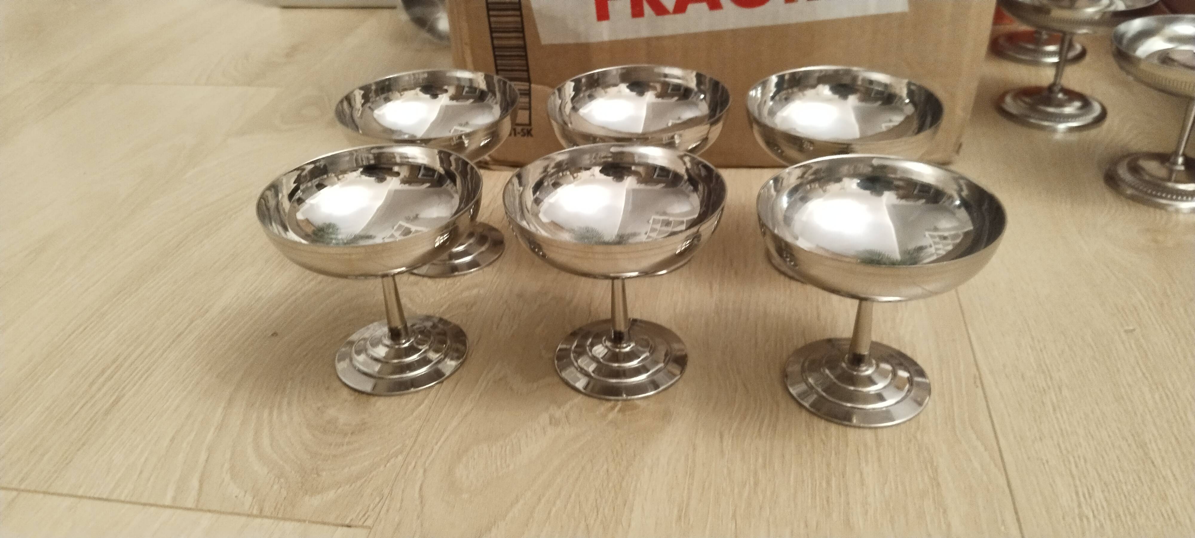 RESERVE: set of 94 ice cream cups (for Heini)