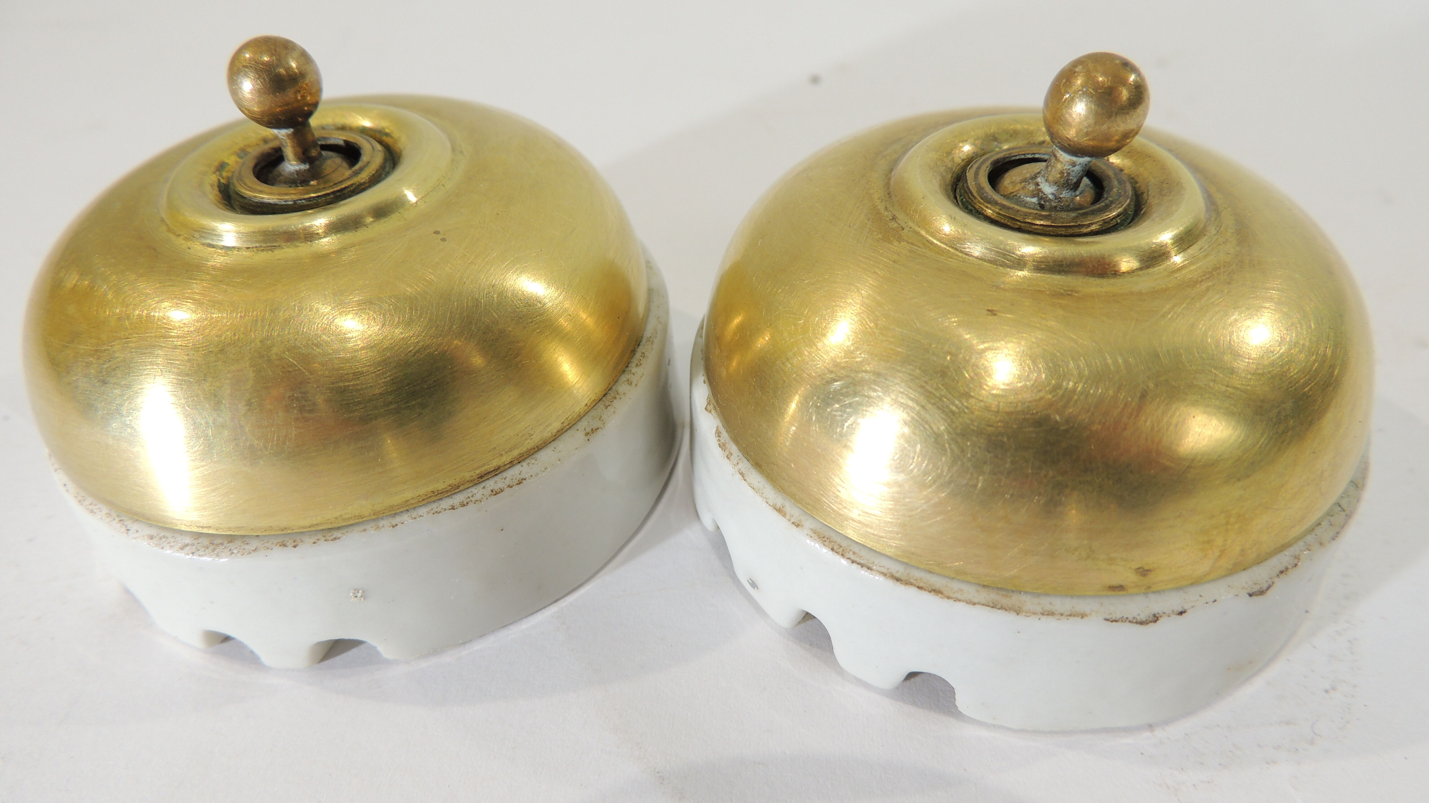 lot Porcelain and brass/vintage switch