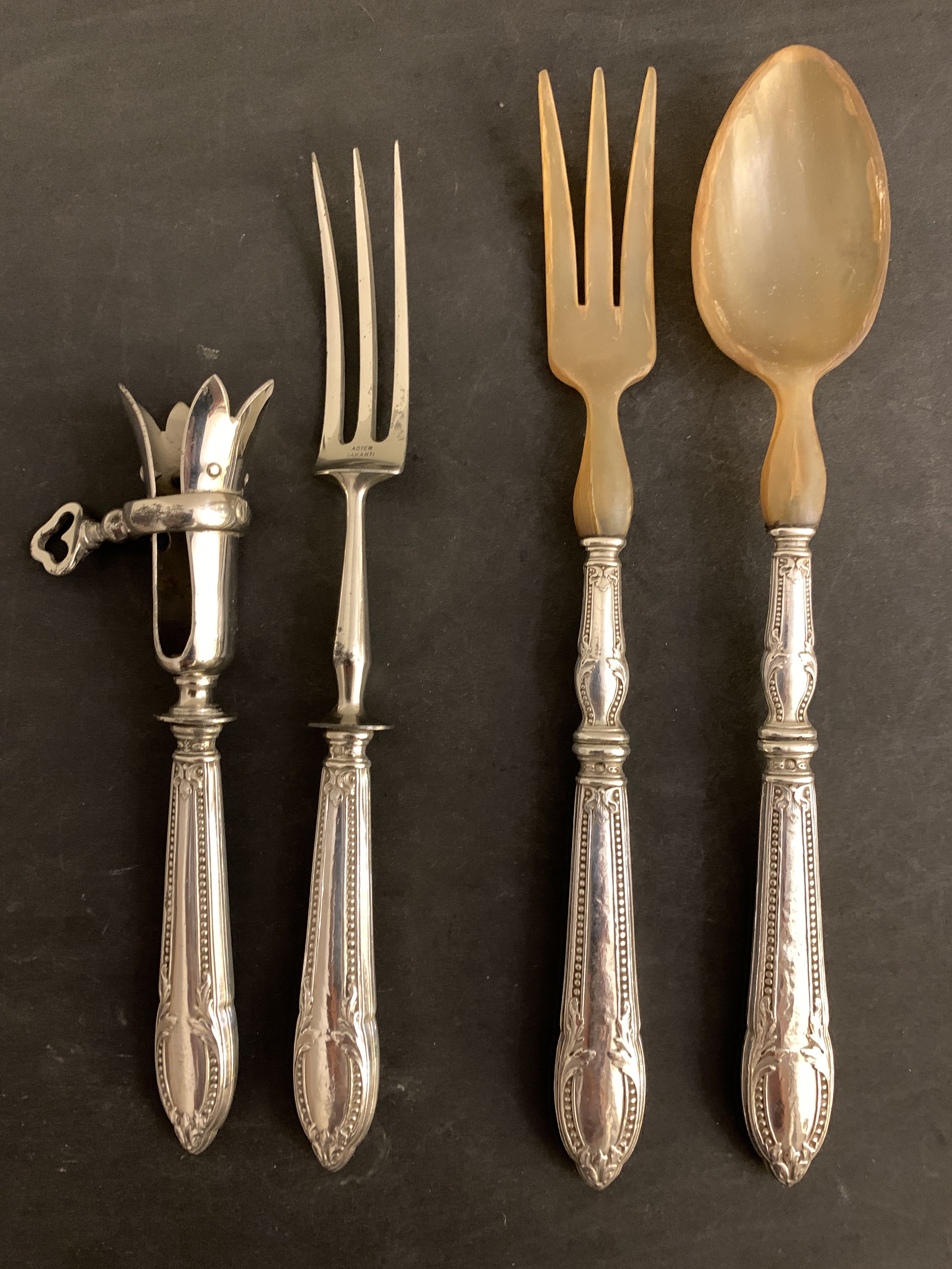 4 couverts de service en argent pour gigot et salade, XIXème