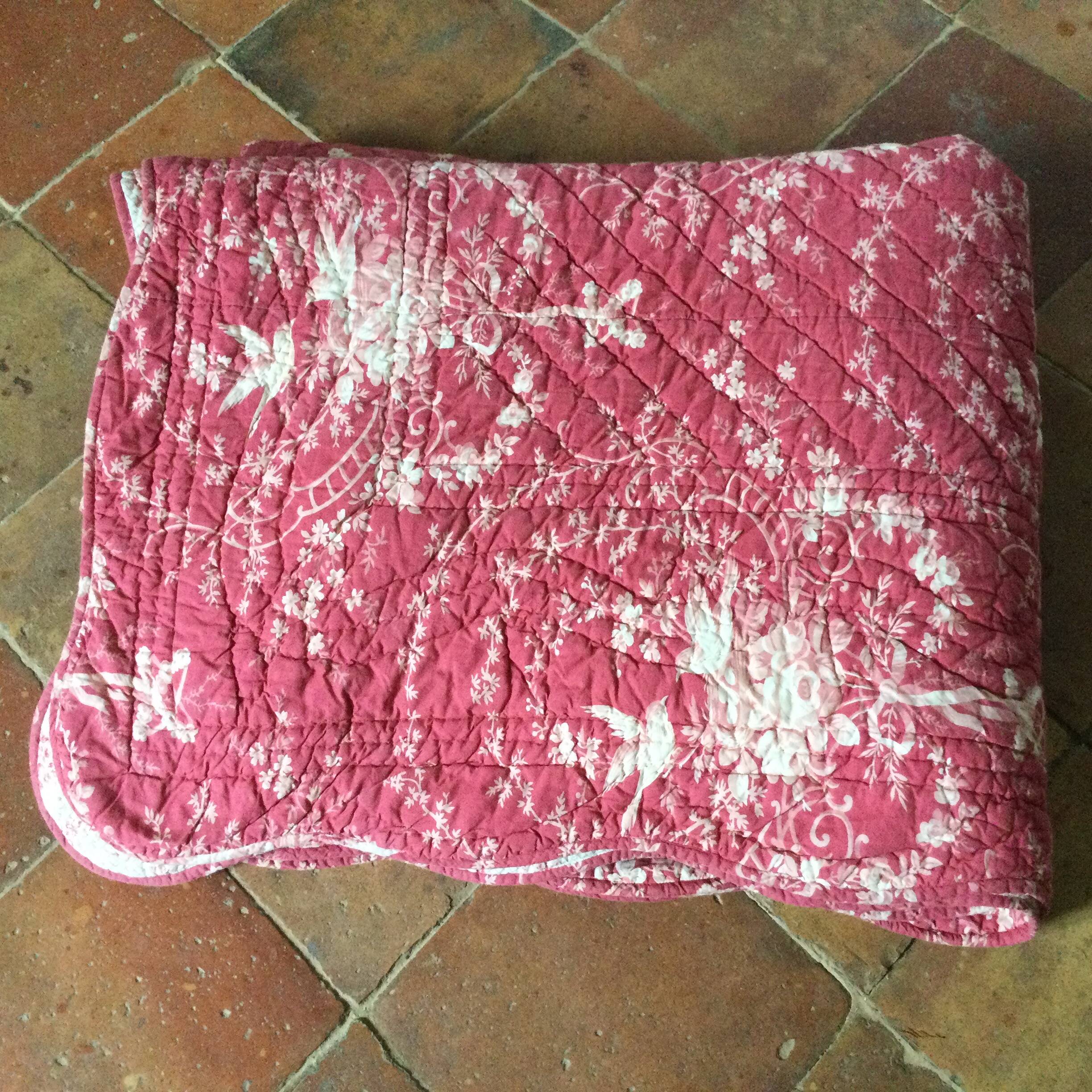 Quilted floral bedspread