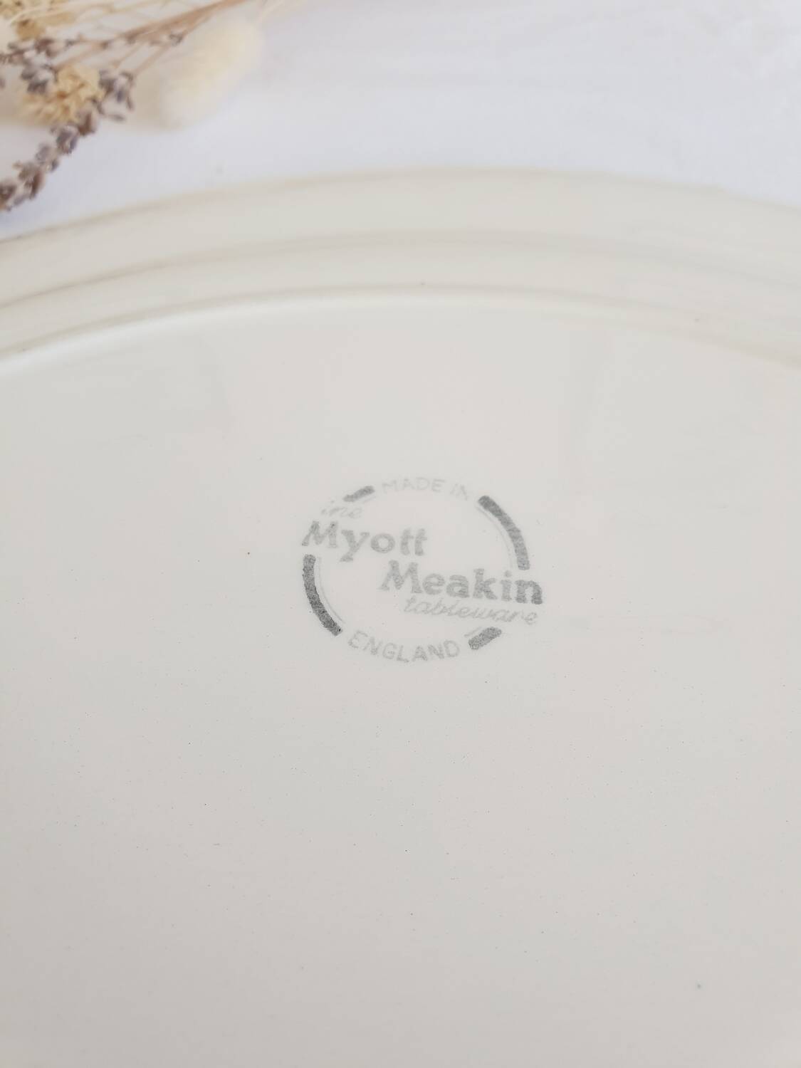 Plat en céramique anglaise
