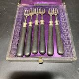 Set of 6 fish forks in their case, MAGENTIES and BROLIQUIER brand