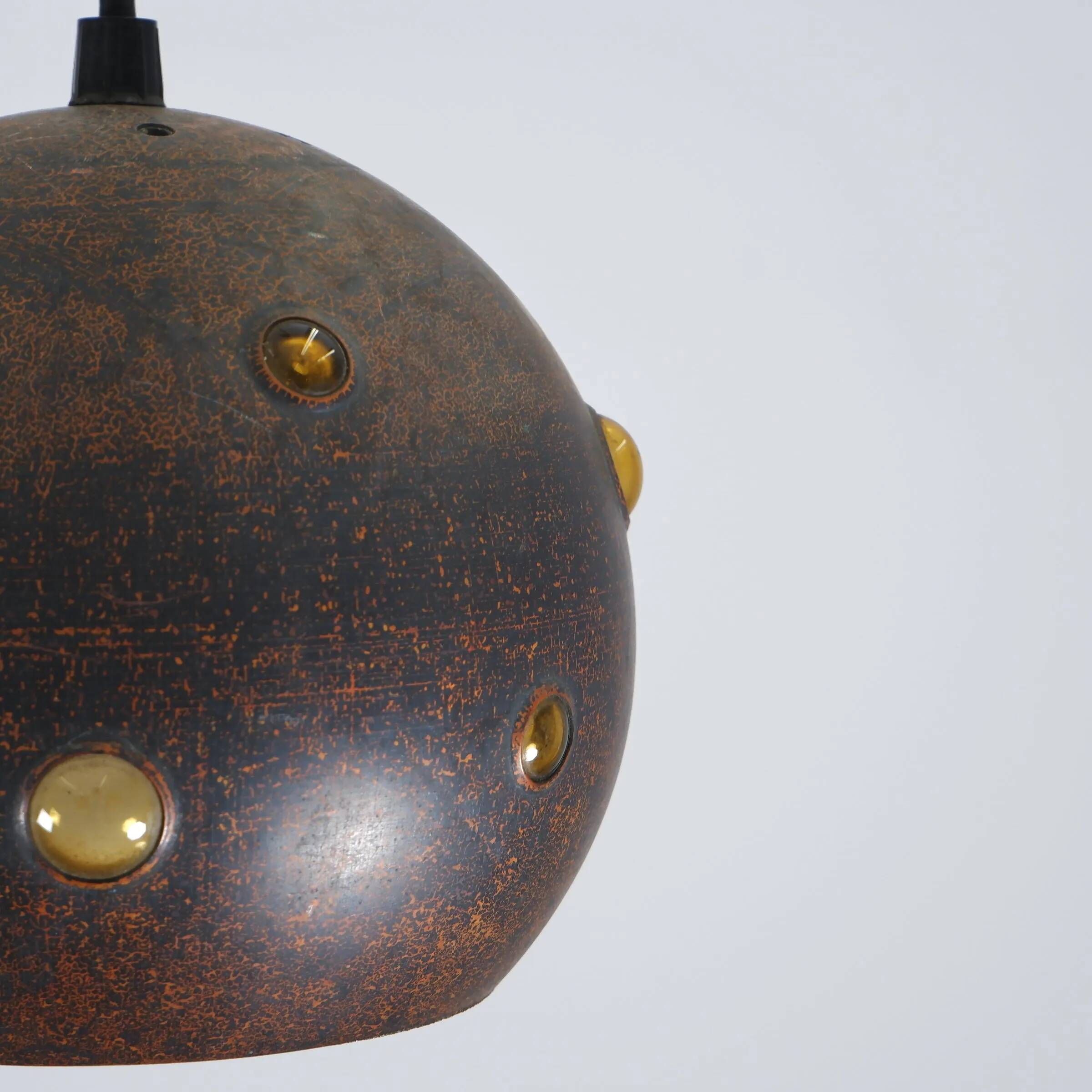 Lampe suspendue brutaliste globulaire en cuivre / verre par Peill & Putzler