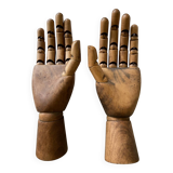 Articulated wooden hands
