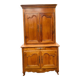 Buffet deux corps de style Louis XV en noyer massif XX siècle