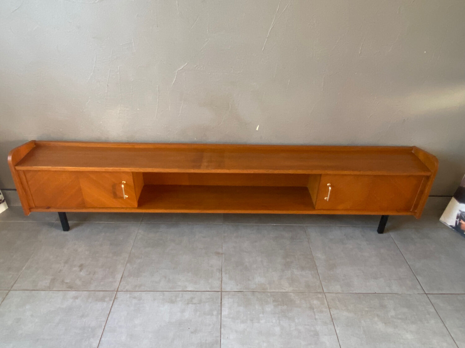 Vintage sideboard (shallow)