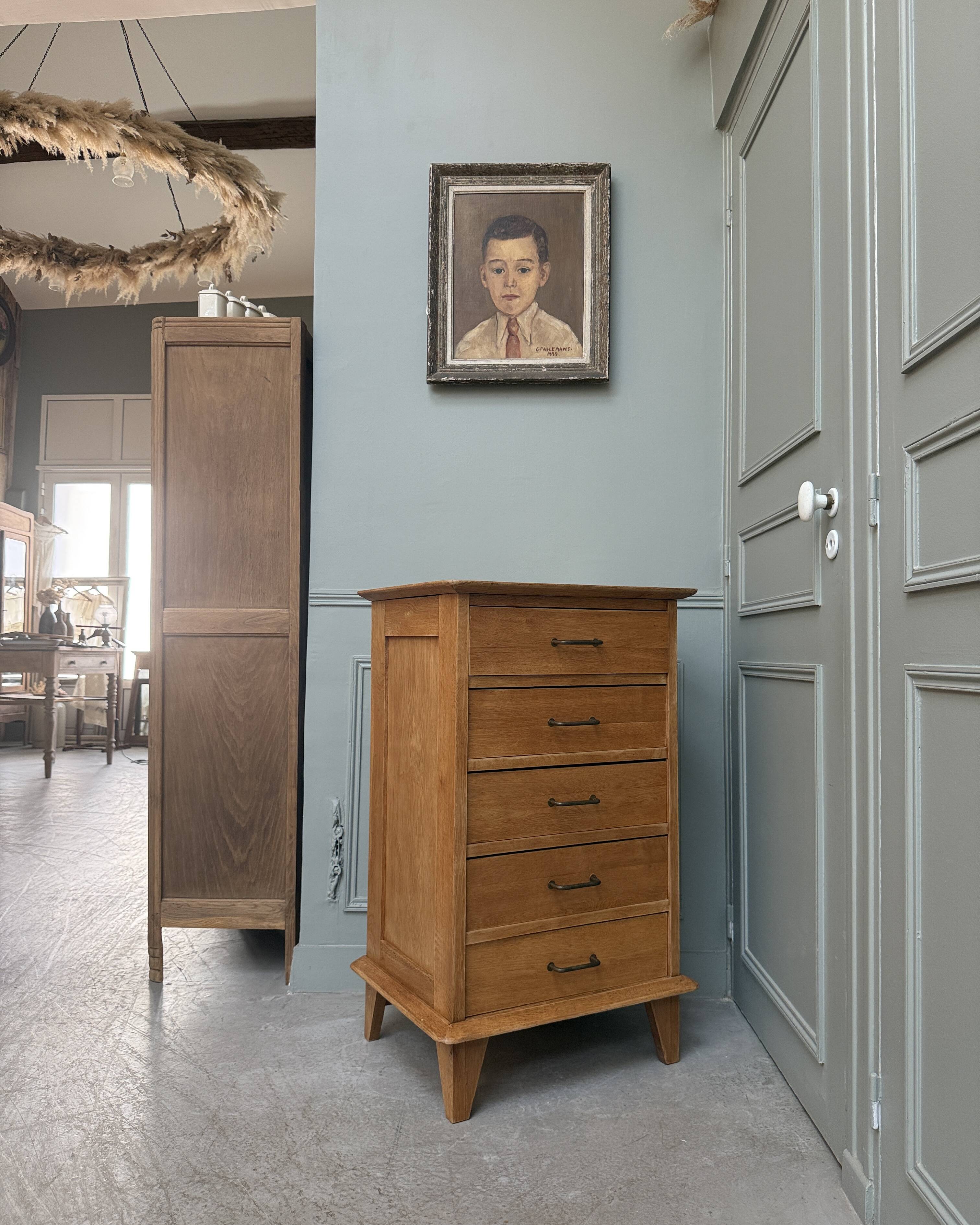 Petite commode vintage en chêne (restaurée)