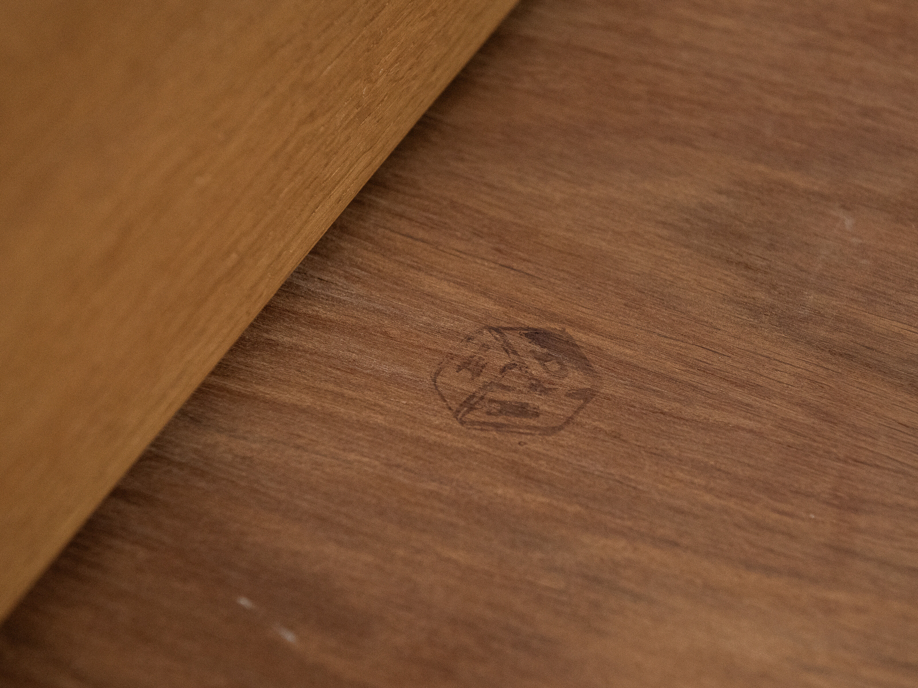 Midcentury Danish coffee table in oak and teak by Ejvind A. Johansson for FDB