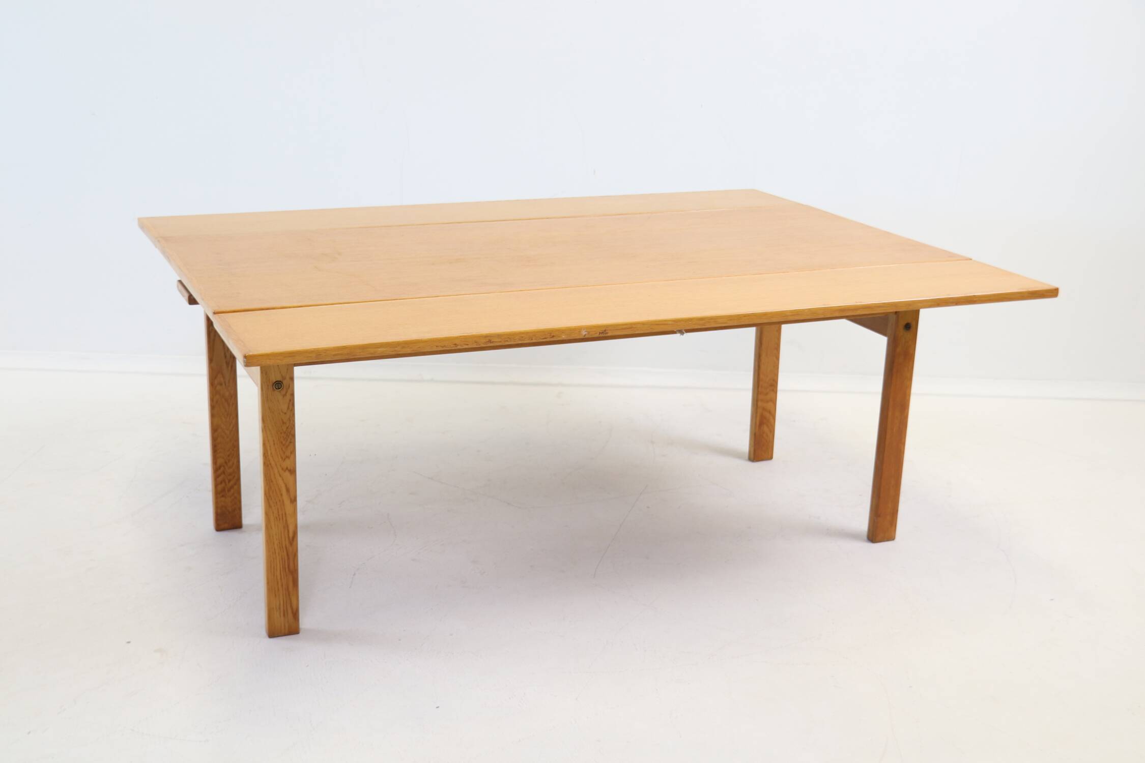 Vintage Scandinavian coffee table with drop-leaves in oak, 1970s.