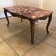 Table basse en marbre rose