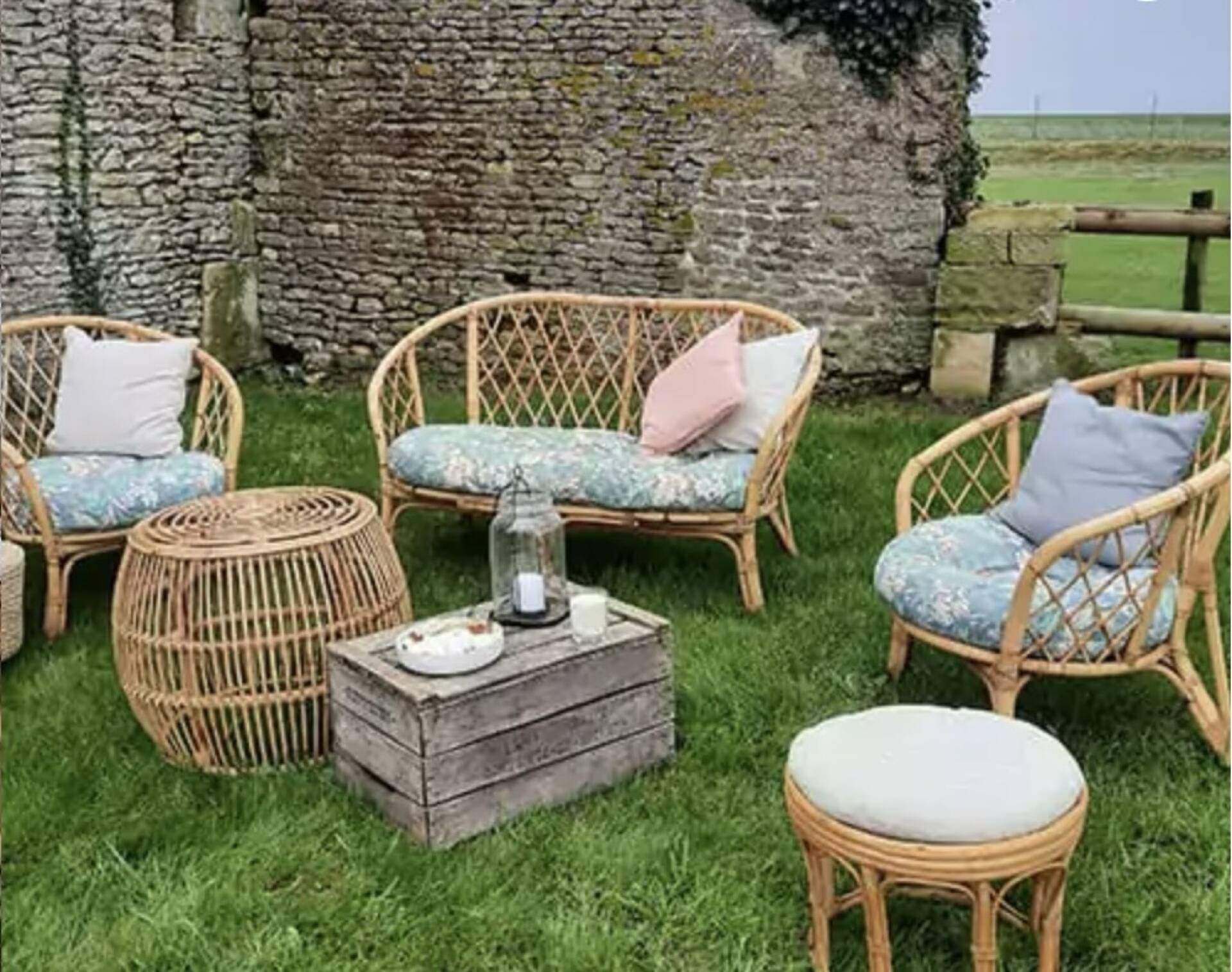 Rattan lounge