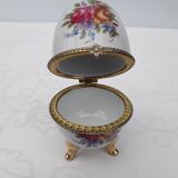 Oeuf en porcelaine