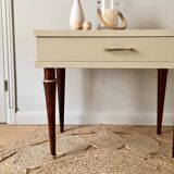 Bedside feet spindles