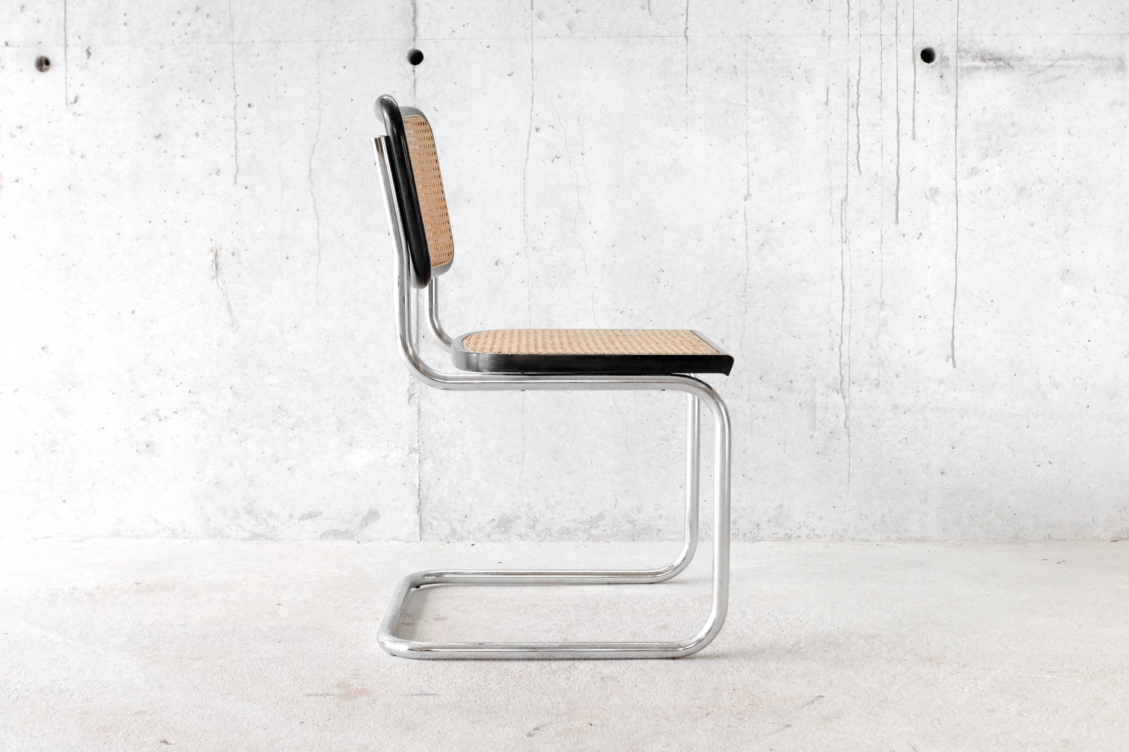 Cesca chair b32 black by Marcel Breuer