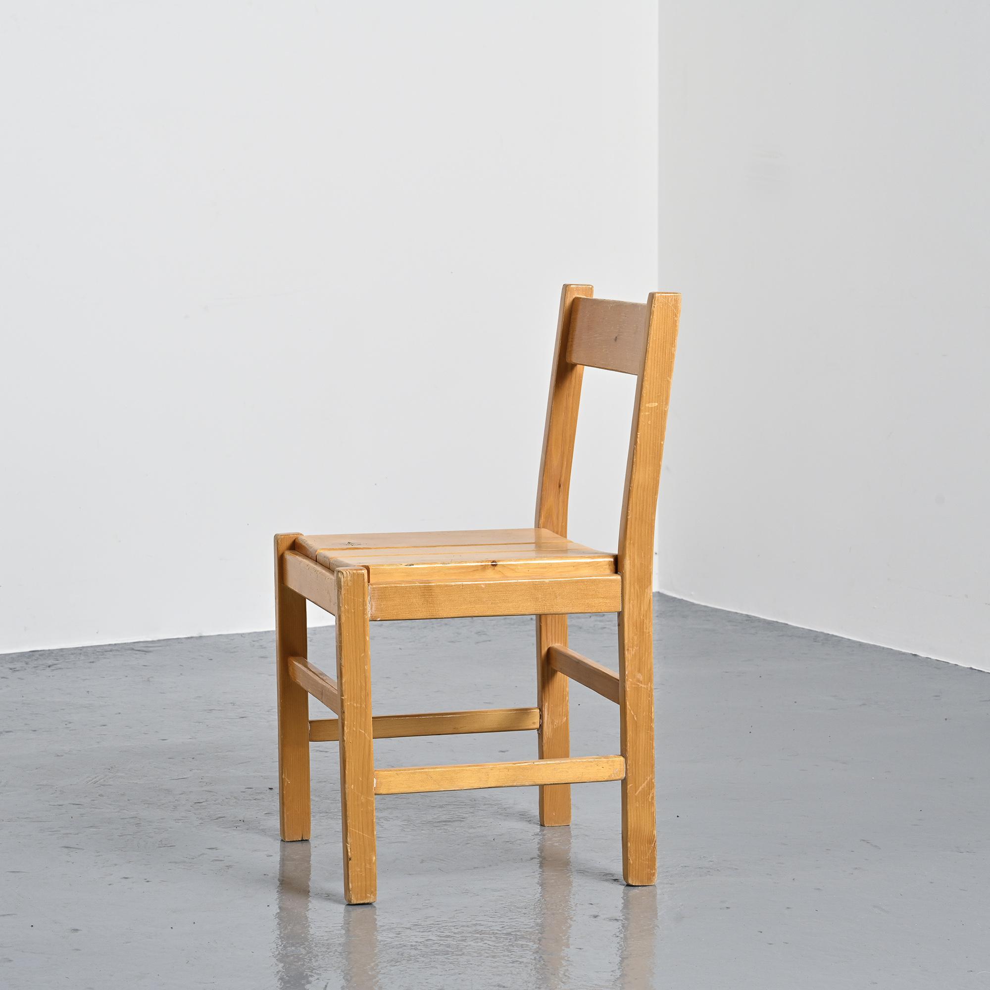 Pair of pine chairs, Maison Regain, France, circa 1970