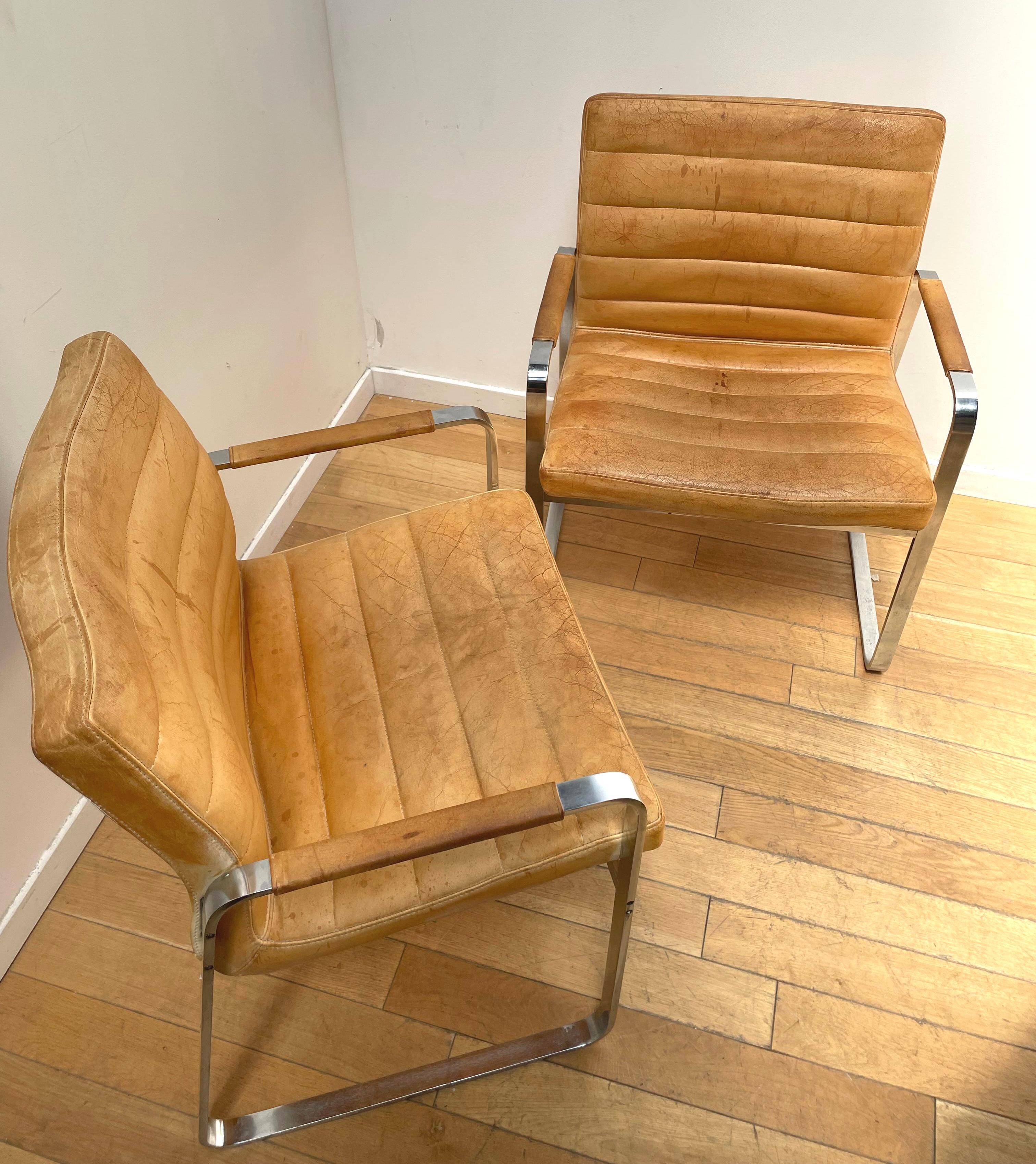 Pair of Bo-850 armchairs