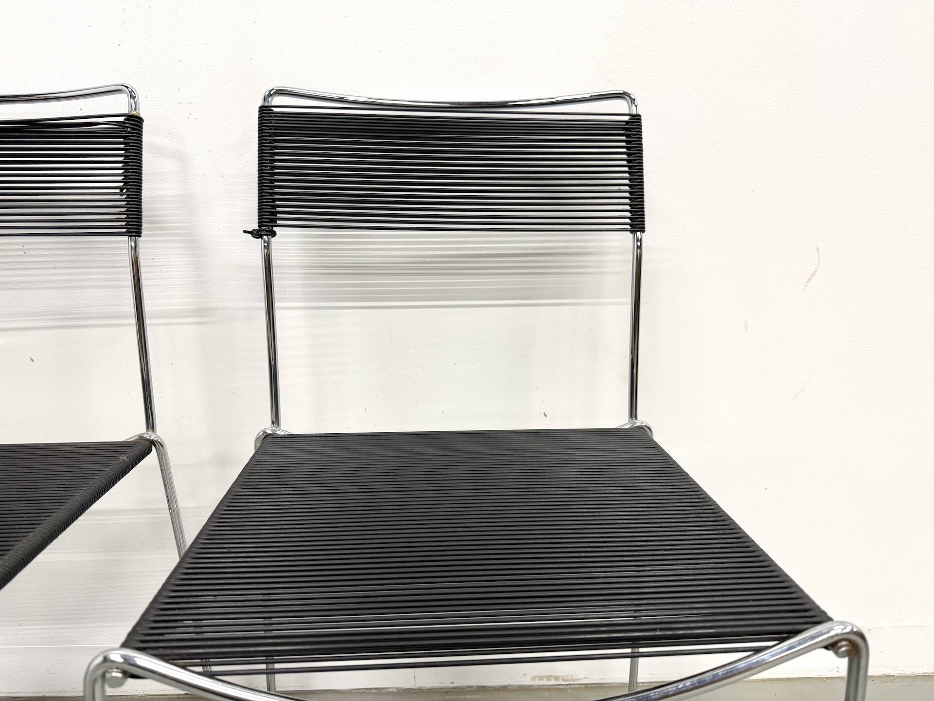 Set of 6 "Spaghetti" Chairs Italian Design 80s – Black & Chrome