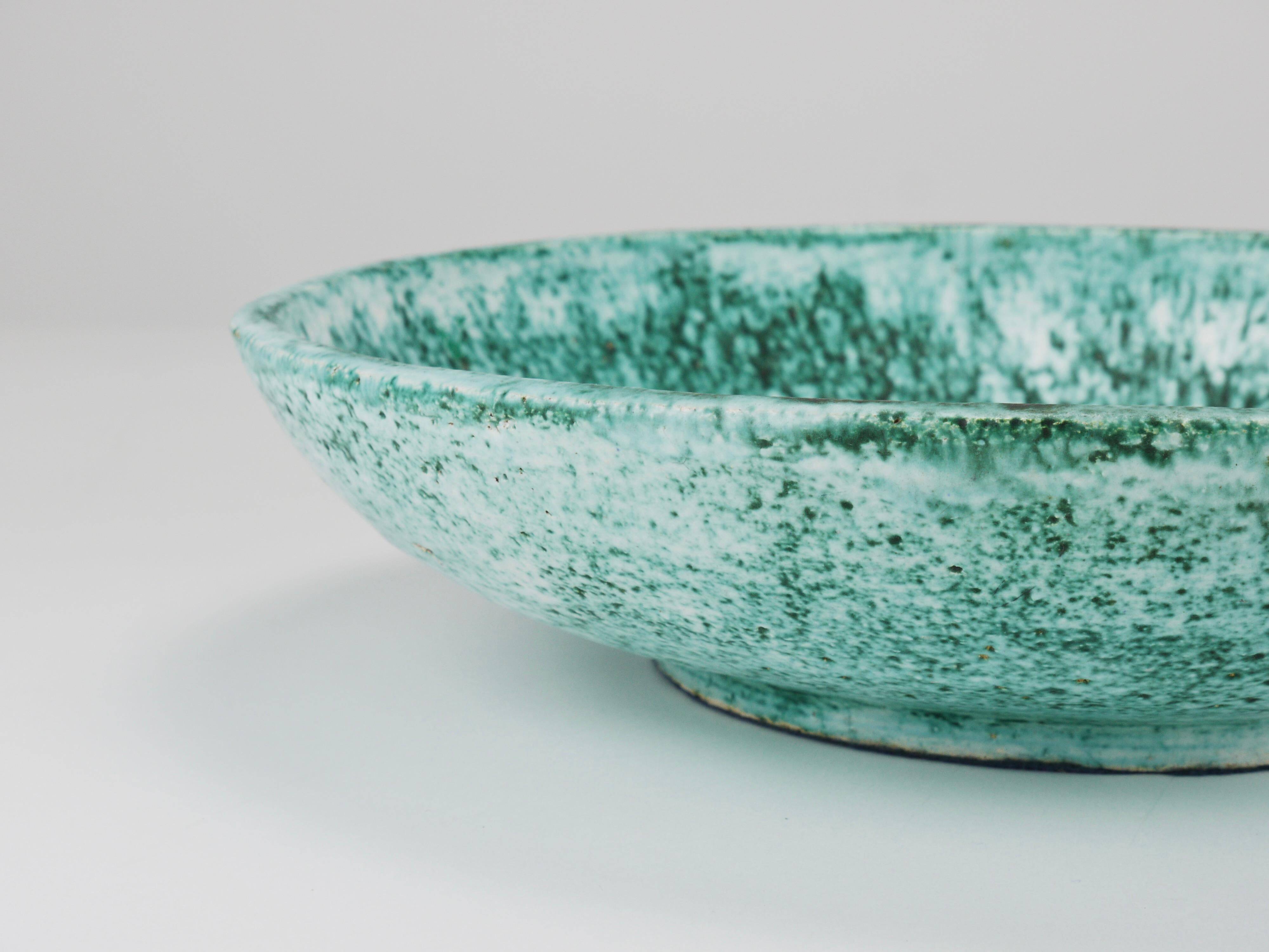 Eva Ruffoni Grand Bol Art Fruitier en Céramique Turquoise, 15 pouces de diamètre, Italie, années 1980