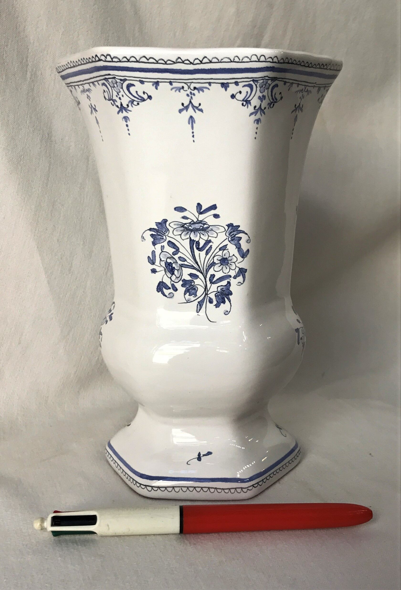 Vase Moustiers octogonal