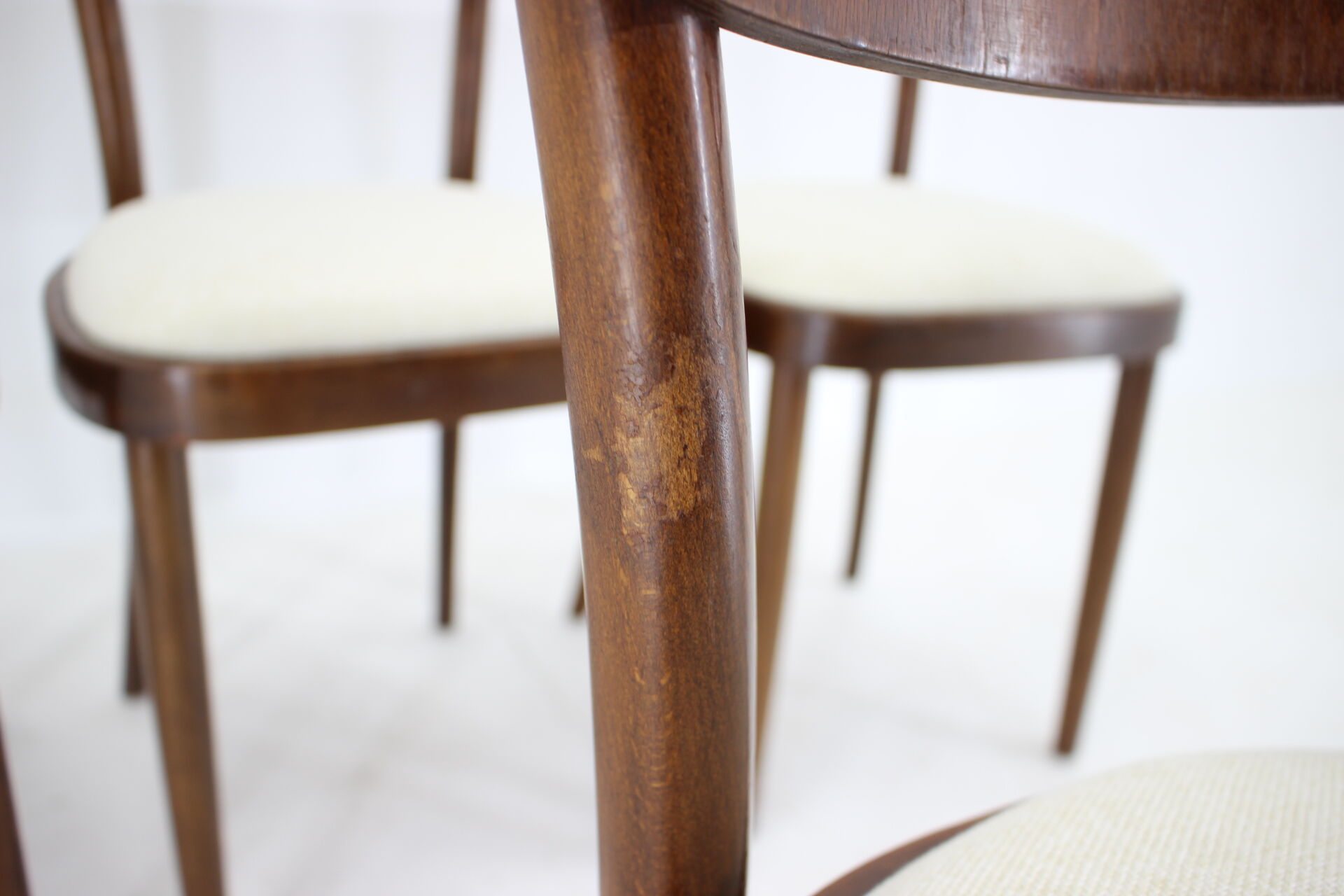 Ensemble de 4 chaises de salle à manger en hêtre des années 1950, Tchécoslovaquie