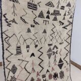 Vintage Berber rug 306 X 135 CM