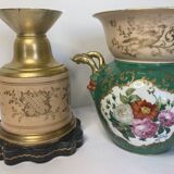 Rococo pedestal vase in Paris porcelain around 1830