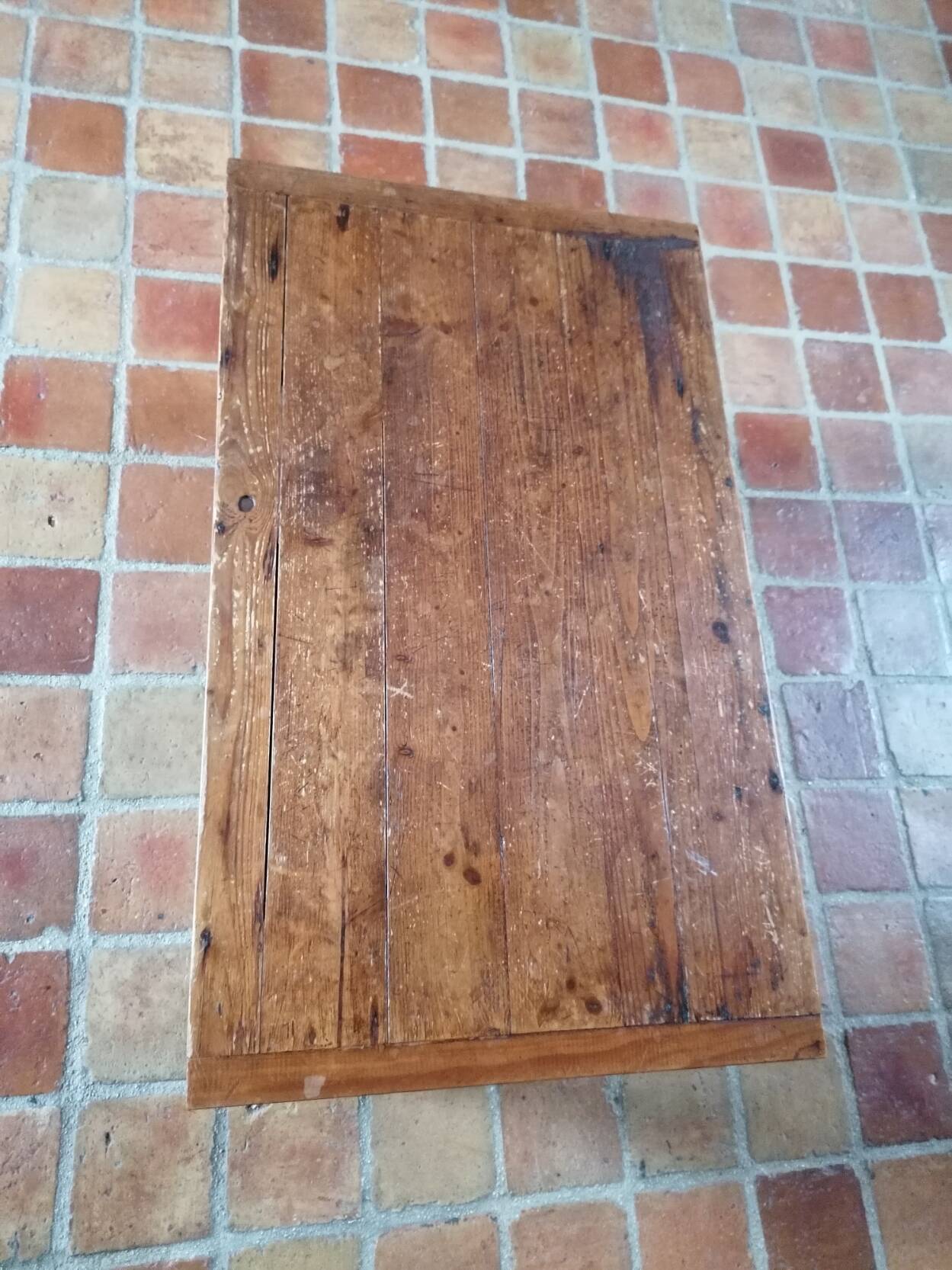 Solid wood coffee table with drawer